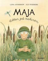 Maja tittar p&aring; naturen