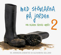 Med st&ouml;vlarna p&aring; jorden och blicken riktad upp&aring;t 2