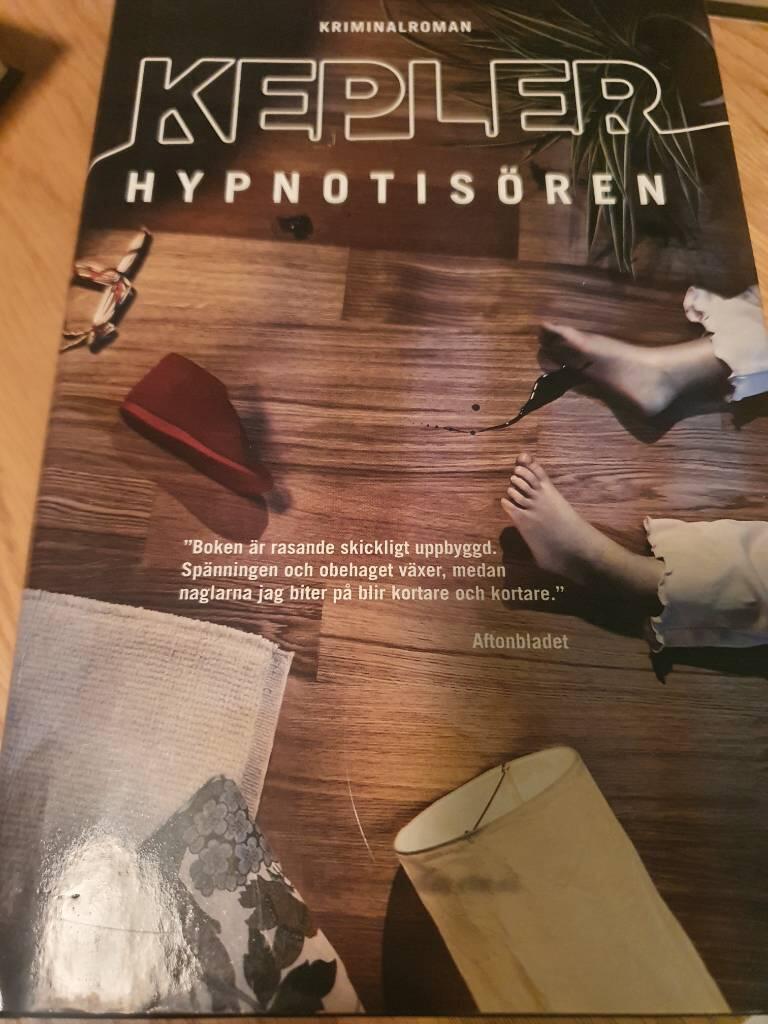 Hypnotis&ouml;ren : kriminalroman