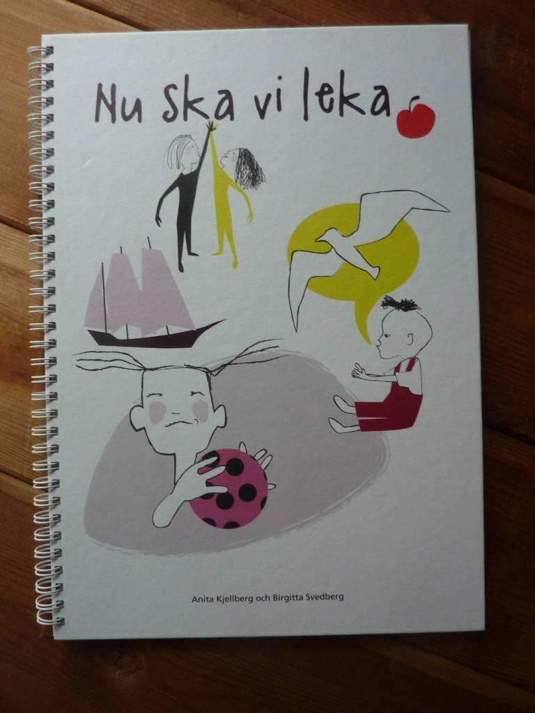 Nu ska vi leka! : hemma eller i förskolan : förslag på lekar där även ett barn med synskada kan vara med