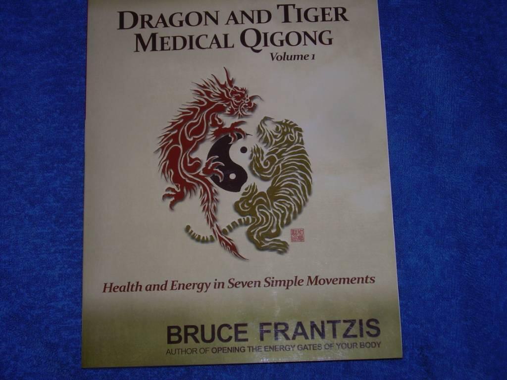 Dragon and tiger medical qigong