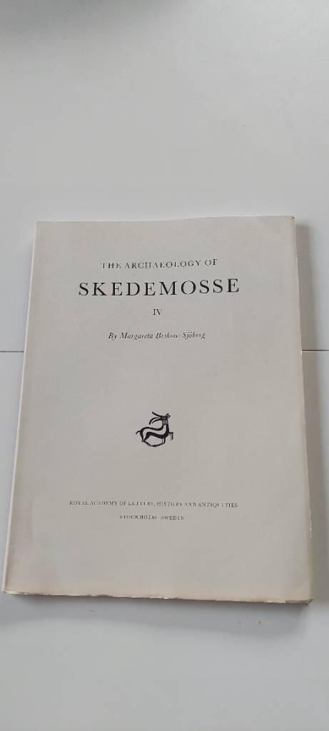 The Archaeology of Skedemosse IV : The Iron Age Settlements of the Skedemosse Area on &Ouml;land, Sweden