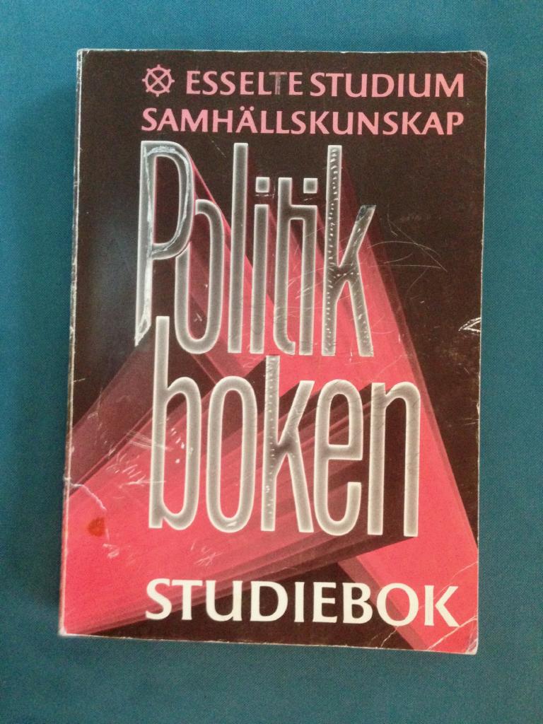 Politikboken : samh&auml;llskunskap