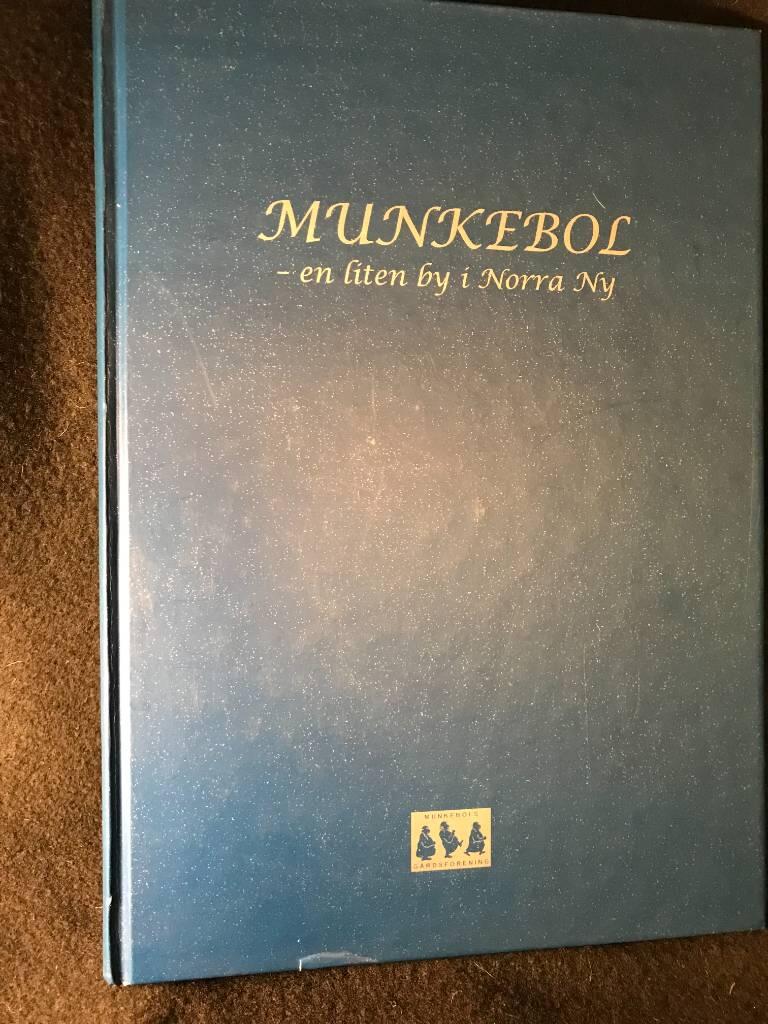 Munkebol : en liten by i Norra Ny