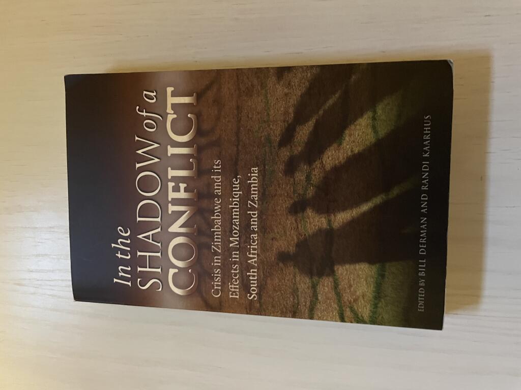 In the shadow of a conflict : crisis in Zimbabwe and its effects in Mozambique, South Africa and Zambia