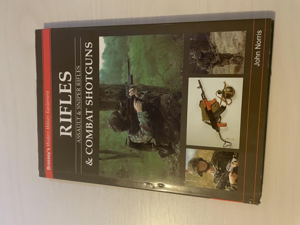 Rifles & combat shotguns : assault & sniper rifles