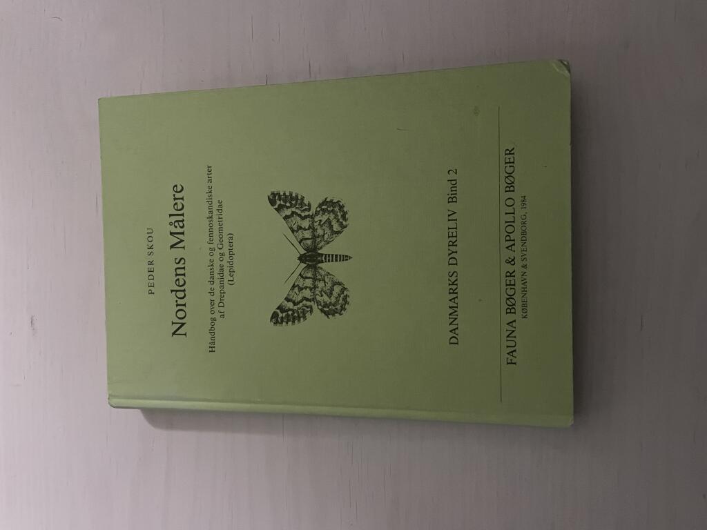 Nordens m&aring;lere - h&aring;ndbog over de danske og fennoskandiske arter af Drepanidae og Geometridae (Lepidoptera)