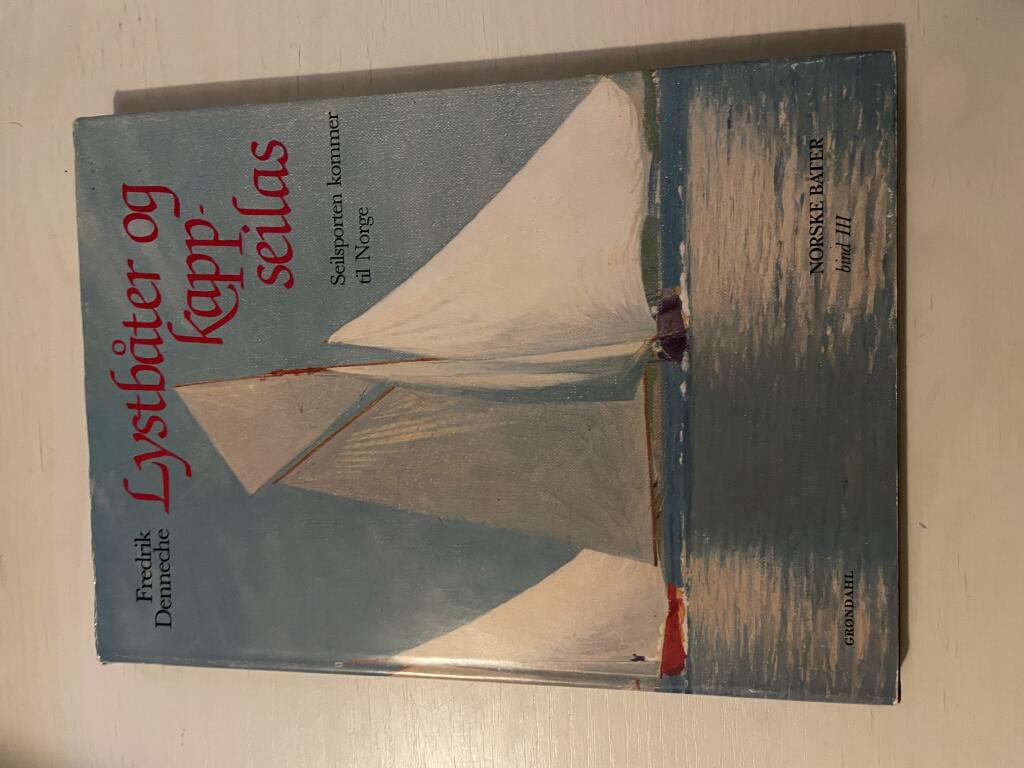 Lystb&aring;ter og kappseilas - f&ouml;rste del: : seilsporten kommer til Norge