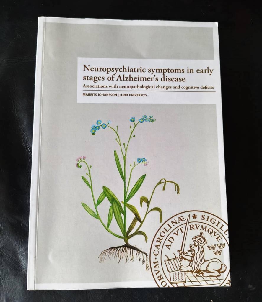 Neuropsychiatric symptoms in early stages of Alzheimer's disease - association with neuropathological changes and cognitive deficits