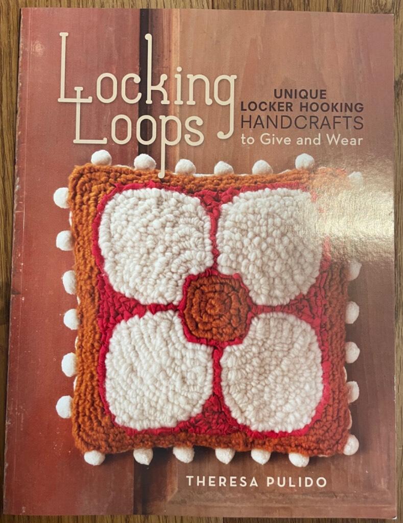 Locking loops - unique locker hooking handicrafts to give and wear