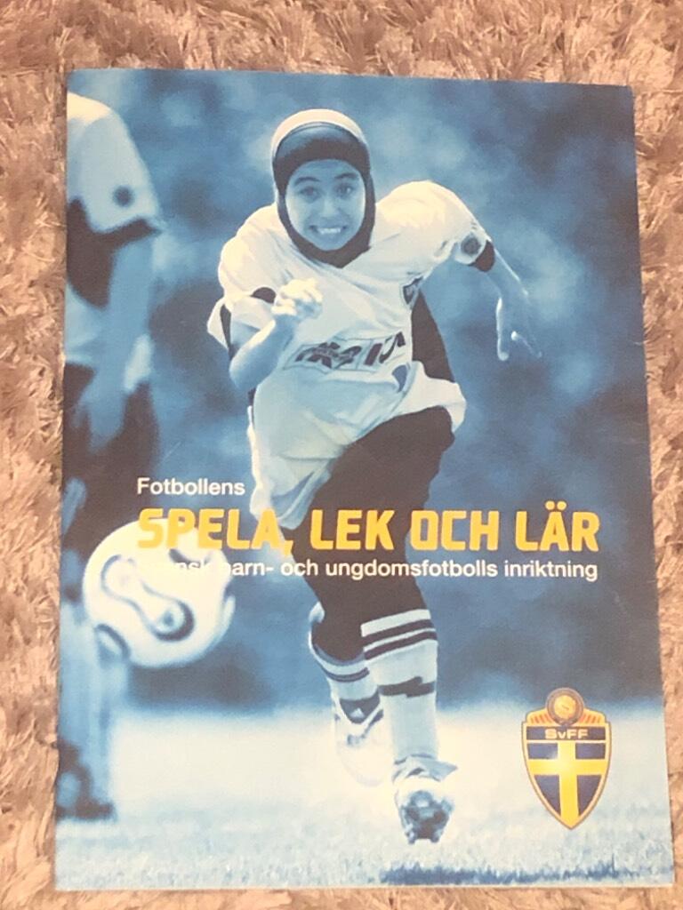 Fotbollens spela, lek och l&auml;r - svensk barn- och ungdomsfotbolls inriktning