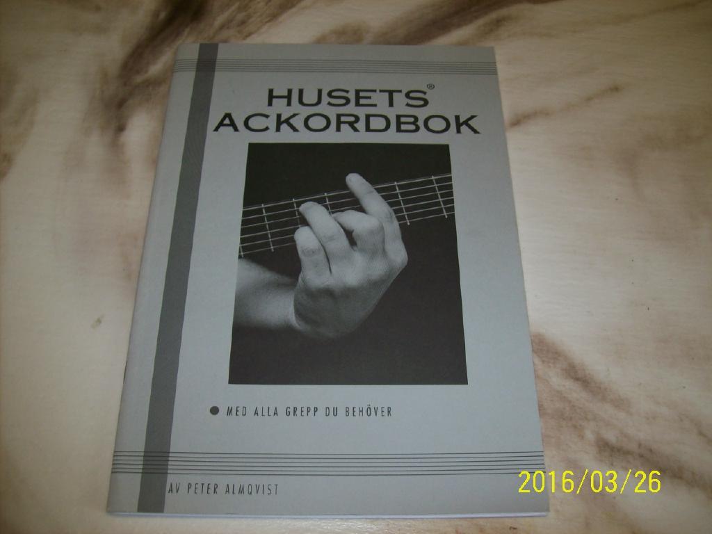 Husets ackordbok [Musiktryck] : med alla grepp du beh&ouml;ver