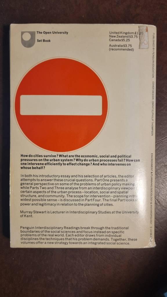 The city - Problems of planning : selected readings