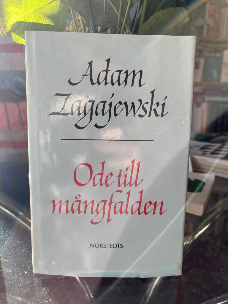 Ode till m&aring;ngfalden och andra dikter