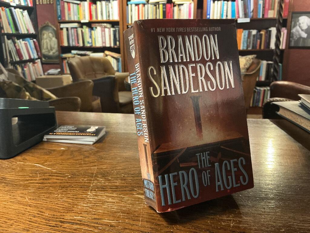 The Hero of Ages: Book Three of Mistborn