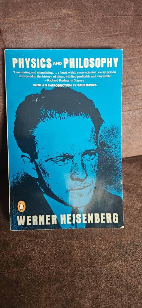 Physics & philosophy - the revolution in modern science : introduction by Paul Davies