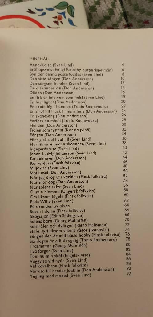 S&aring;nger fr&aring;n sk&auml;rg&aring;rd och land - en samling s&aring;nger av Sven Lind: Egna s&aring;nger, visor och texter, tons&auml;ttningar, &ouml;vers&auml;ttningar