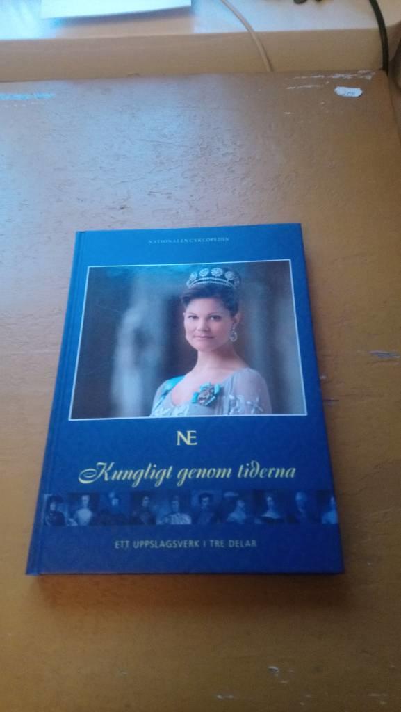 Kungligt genom tiderna - ett uppslagsverk i tre delar