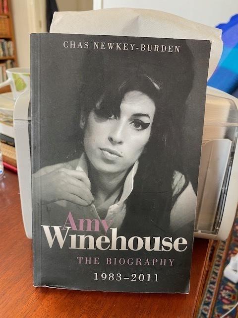 Amy Winehouse : the biography, 1983-2011