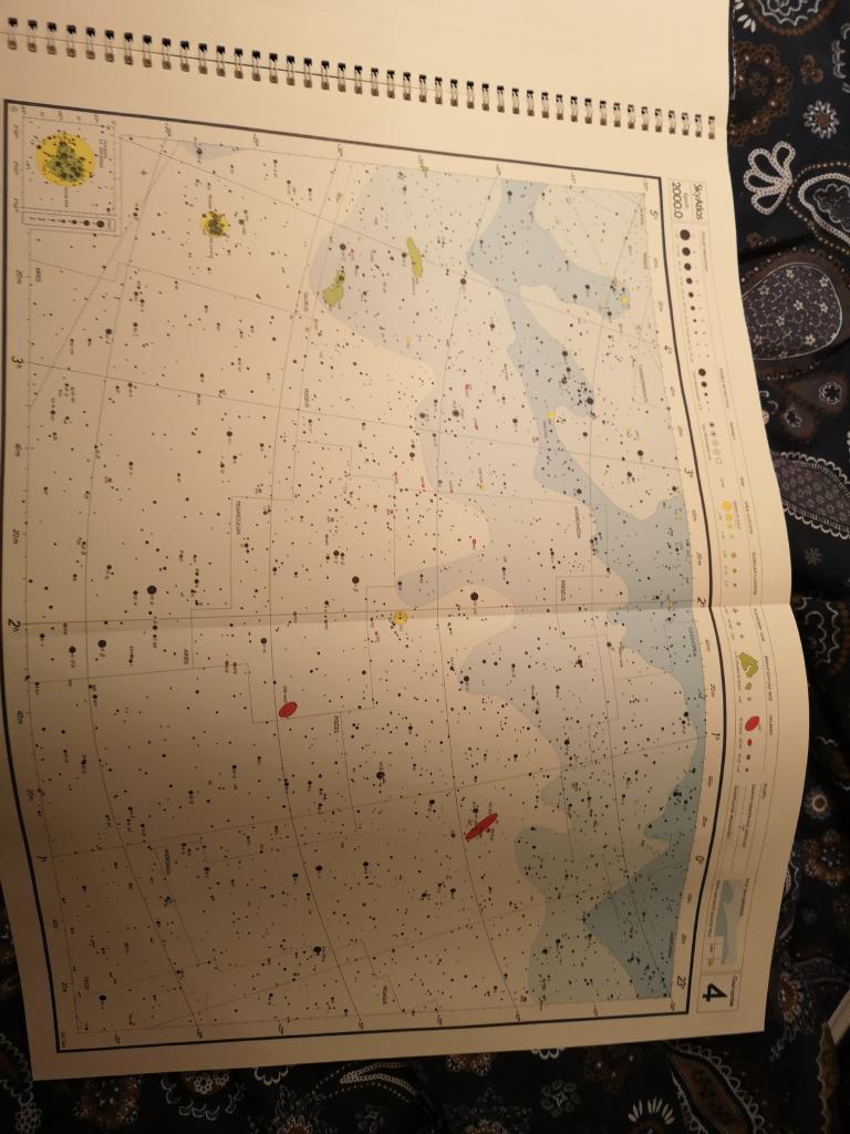 Sky atlas 2000.0 : 26 star charts, covering both hemispheres