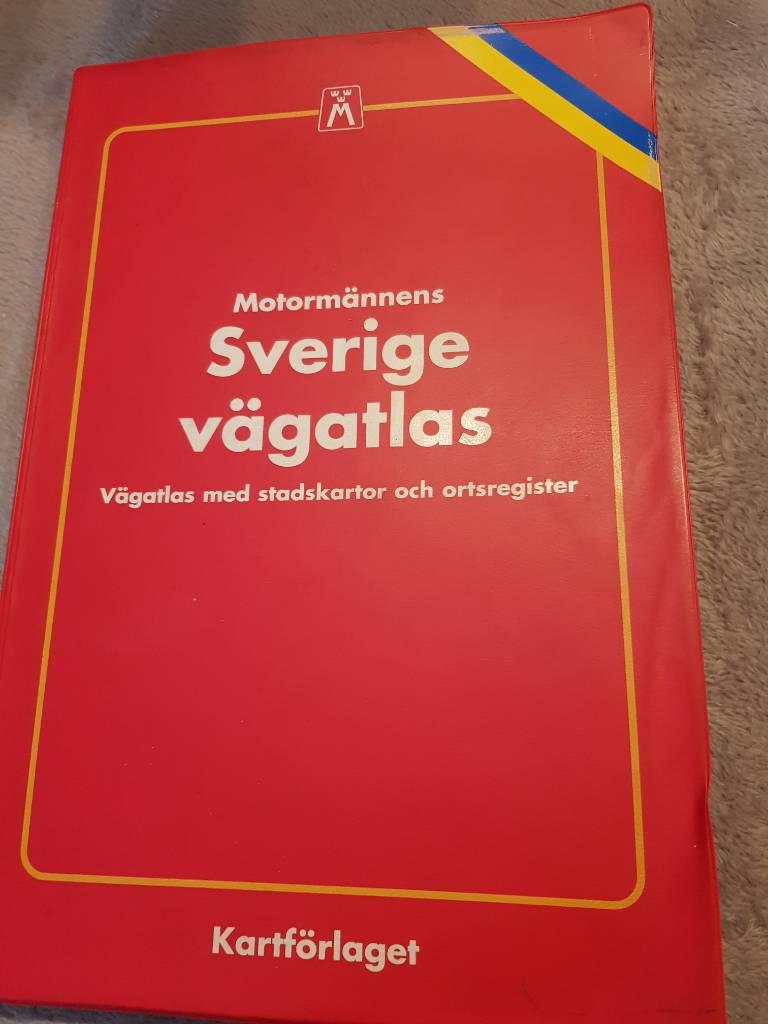 Motorm&auml;nnens Sverige v&auml;gatlas [Kartografiskt material] v&auml;gatlas med stadskartor och ortsregister