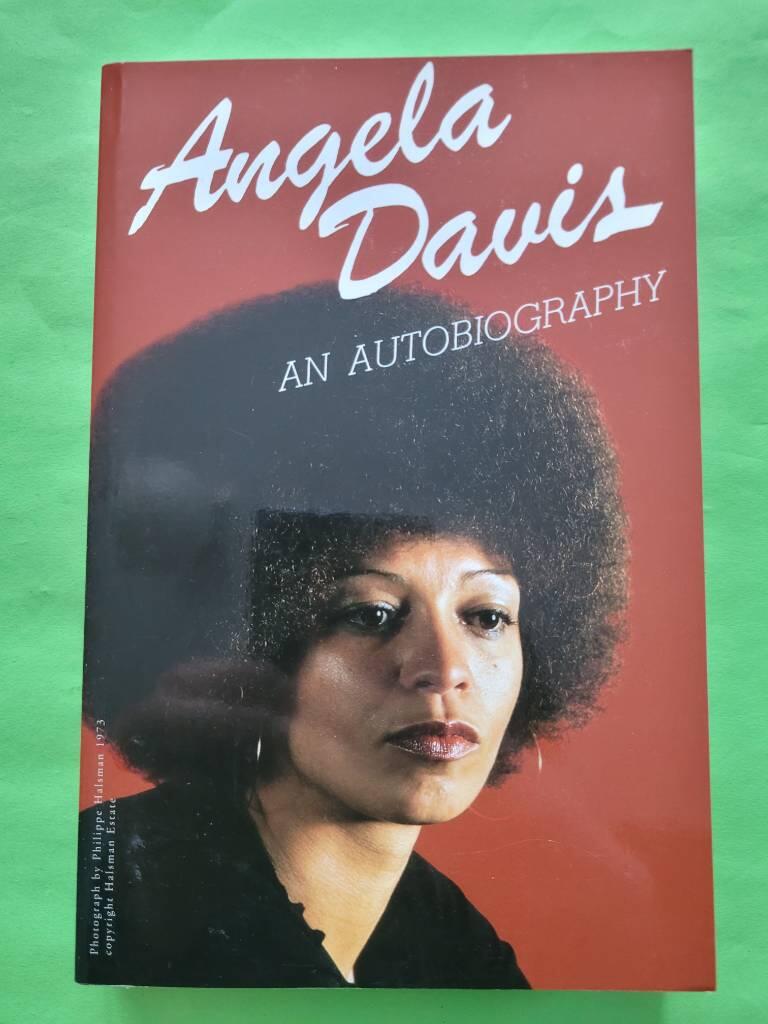 Angela Davis - an autobiography