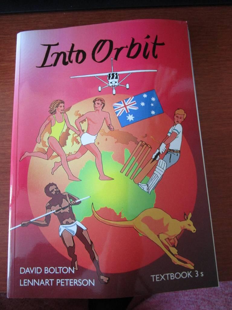 Into orbit : [engelska f&ouml;r h&ouml;gstadiet]