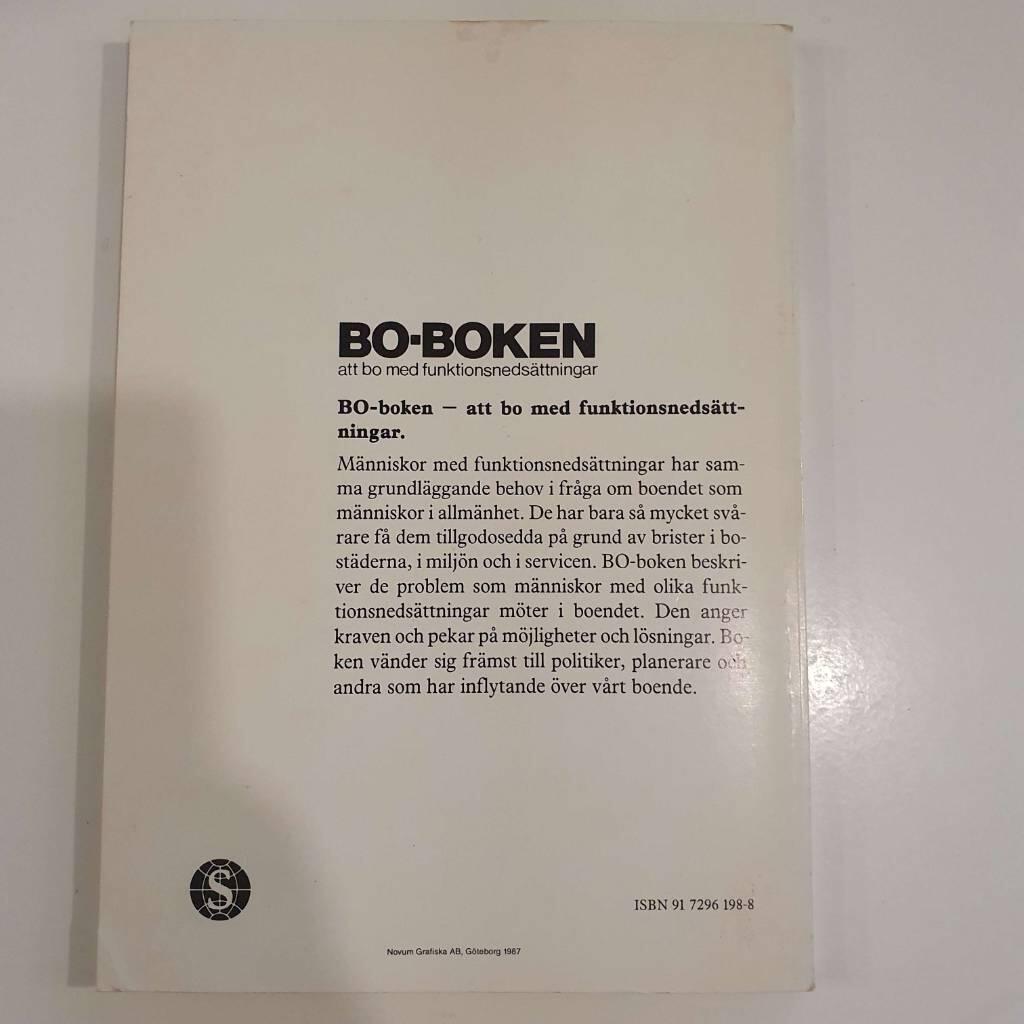 Bo-boken : att bo med funktionsneds&auml;ttningar