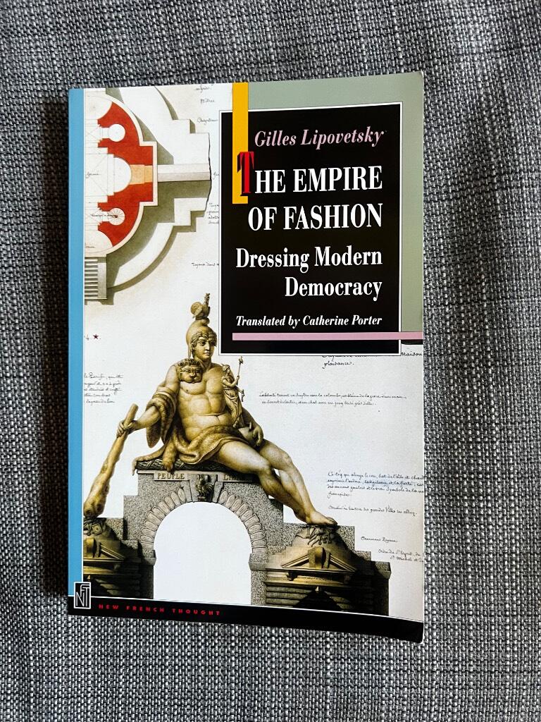 The empire of fashion - dressing modern democracy
