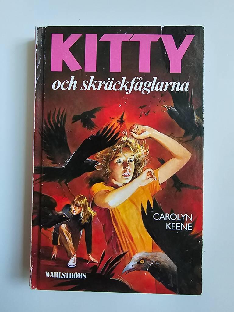 Kitty och skr&auml;ckf&aring;glarna