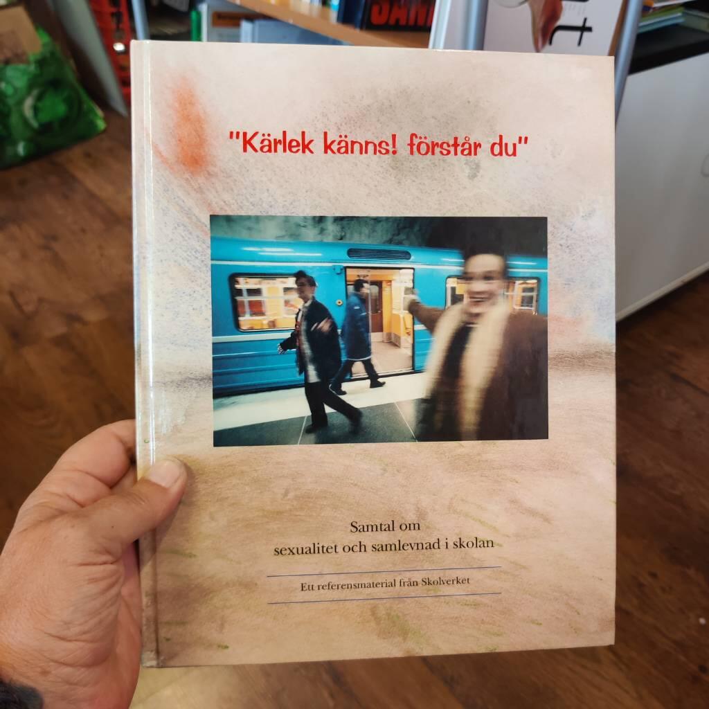"K&auml;rlek k&auml;nns! f&ouml;rst&aring;r du" : samtal om sexualitet och samlevnad i skolan : ett referensmaterial fr&aring;n Skolverket