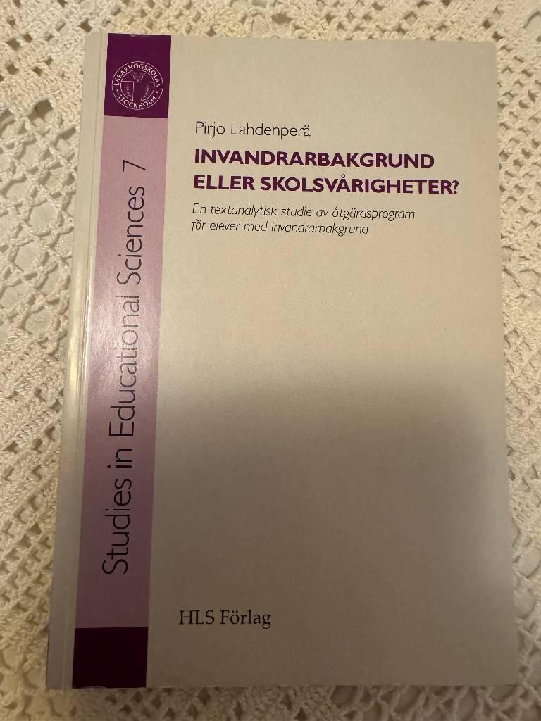 Invandrarbakgrund eller skolsv&aring;righeter? - en textanalytisk studie av &aring;tg&auml;rdsprogram f&ouml;r elever med invandrarbakgrund