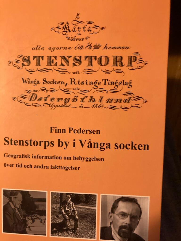 Stenstorps by i V&aring;nga socken - geografisk information om bebyggelsen &ouml;ver tid och andra iakttagelser