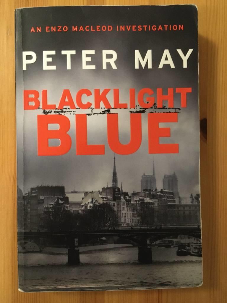 Blacklight blue - [an Enzo Macleod investigation]