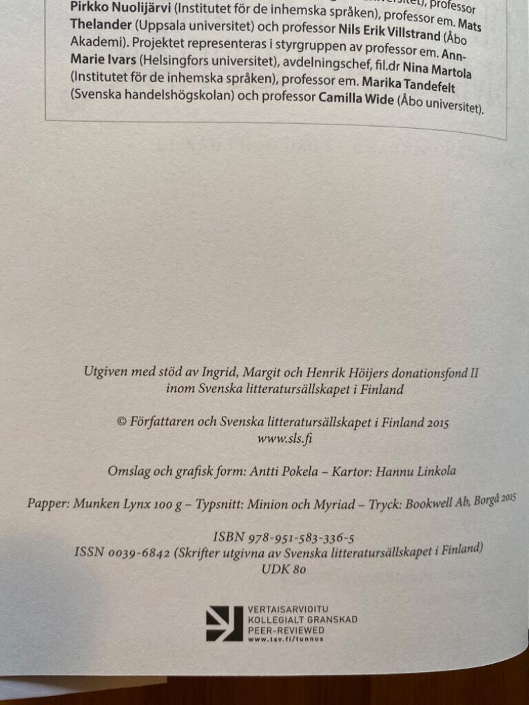 Dialekter och sm&aring;stadsspr&aring;k : Svenskan i Finland - i dag och i g&aring;r 1:1