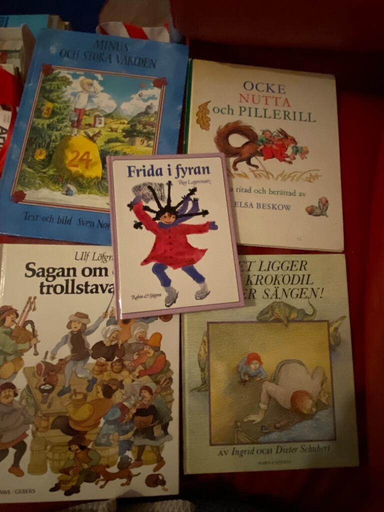 Det ligger en krokodil under s&auml;ngen