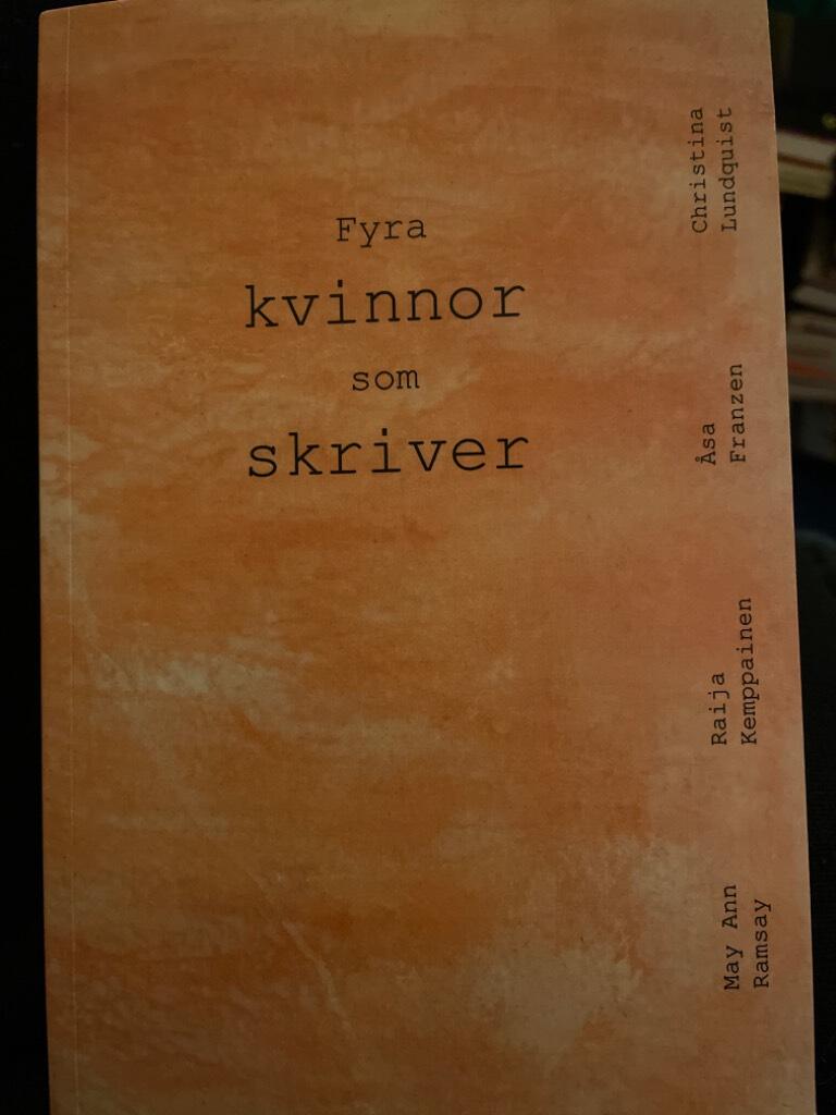 Fyra kvinnor som skriver