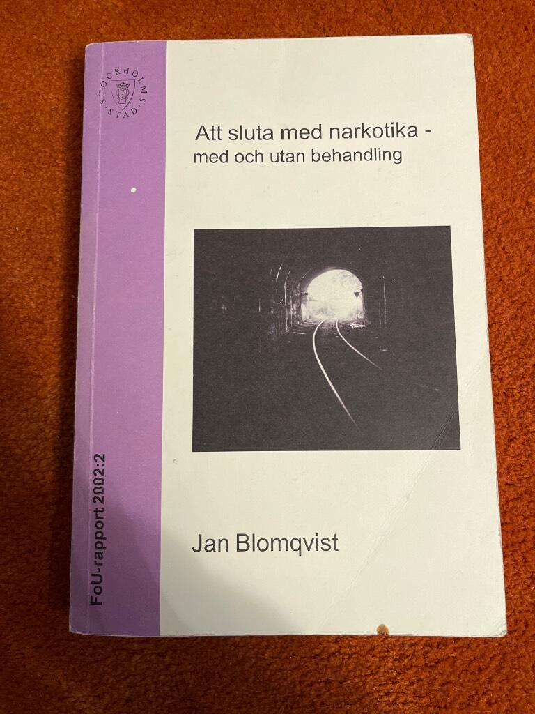 Att sluta med narkotika : med och utan behandling