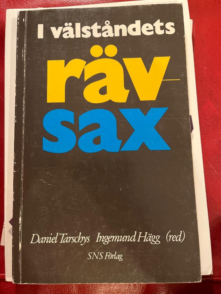 I v&auml;lst&aring;ndets r&auml;vsax : konsumenter, producenter och den offentliga tillv&auml;xten