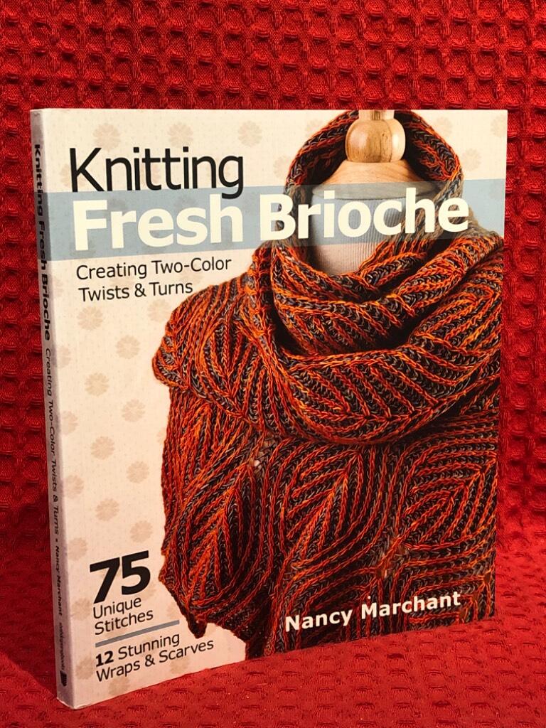 Knitting fresh brioche - creating two-color twists & turns