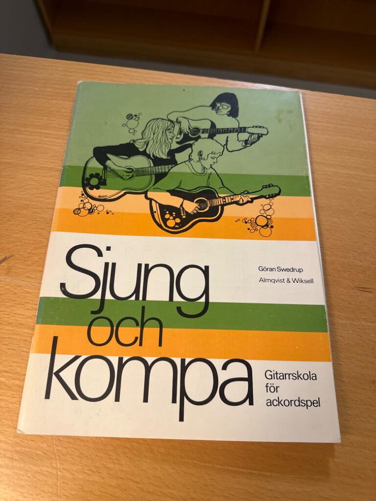 Sjung och kompa : gitarrskola för ackordspel