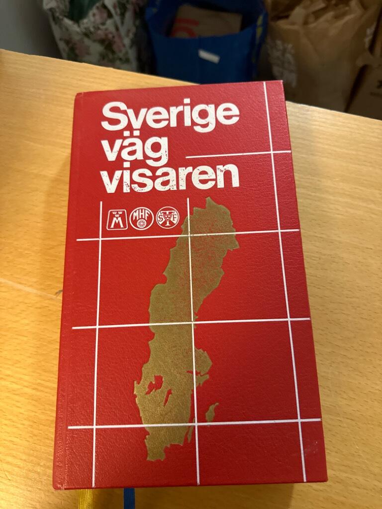 Sverige v&auml;gvisaren [Kartografiskt material]