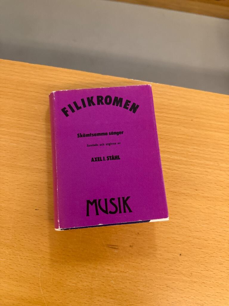 Filikromen : [sk&auml;mtsamma s&aring;nger]