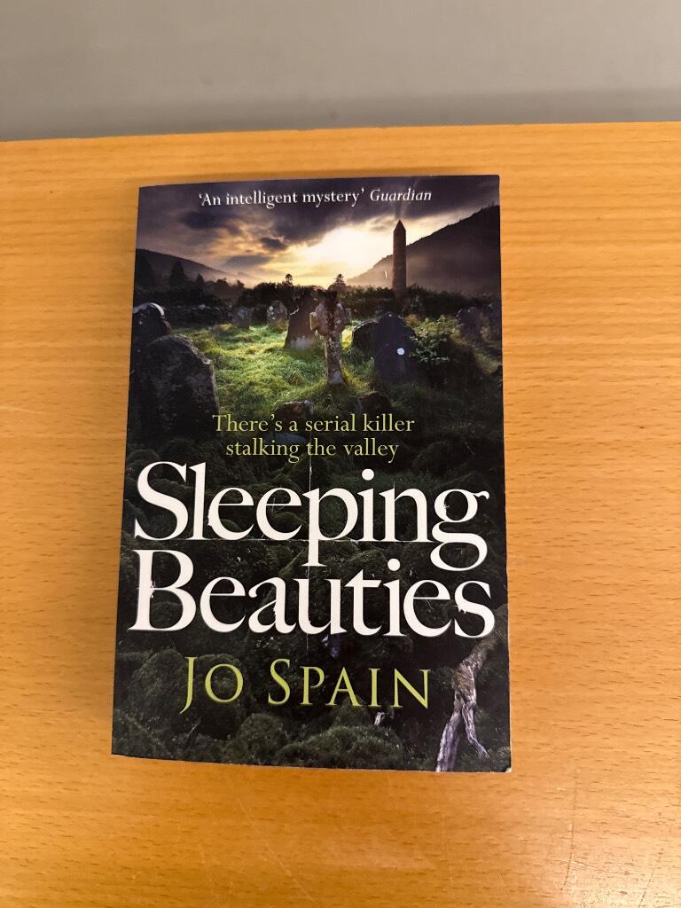 Sleeping beauties - (an inspector tom reynolds mystery book 3