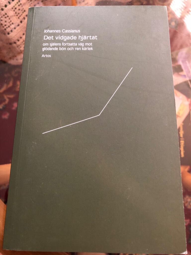 Det vidgade hj&auml;rtat : om sj&auml;lens fortsatta v&auml;g mot gl&ouml;dande b&ouml;n och ren k&auml;rlek