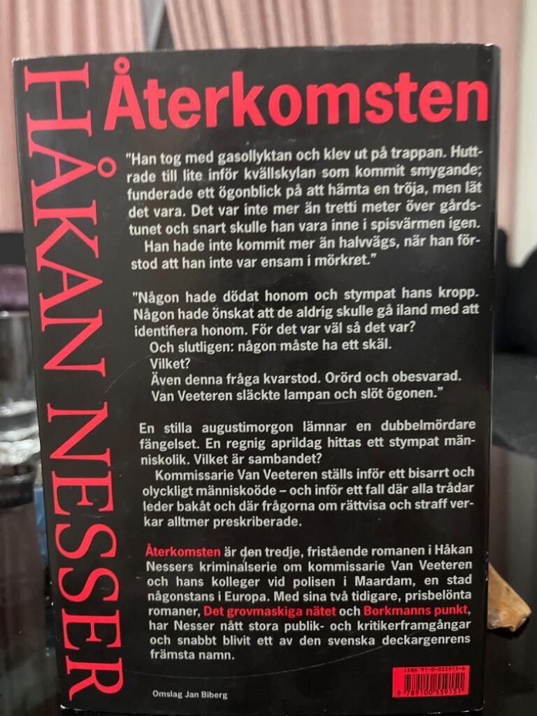 &Aring;terkomsten : kriminalroman