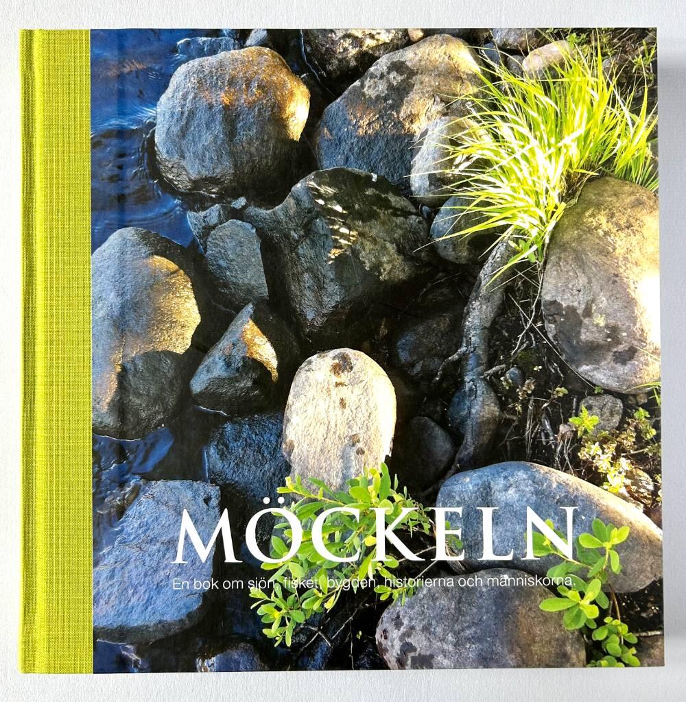 Möckeln : en bok om sjön, fisket, bygden, historierna och människorna