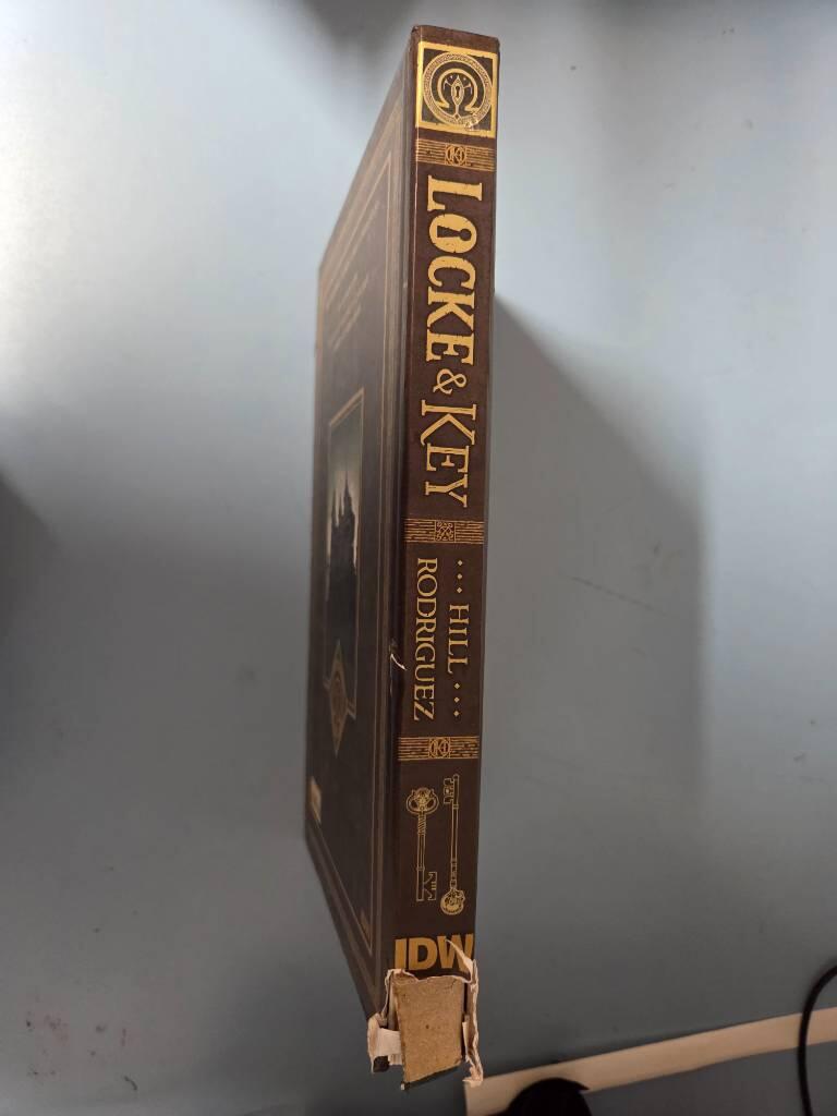 Locke & key master edition volume 1