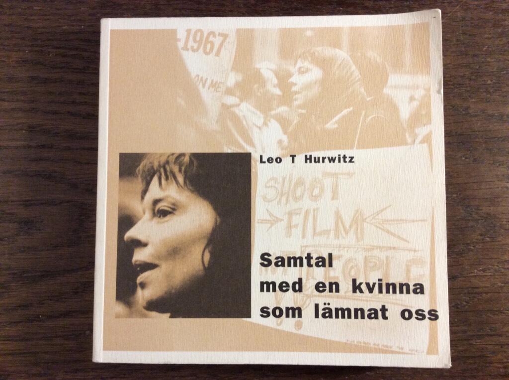 Samtal med en kvinna som l&auml;mnat oss och andra texter