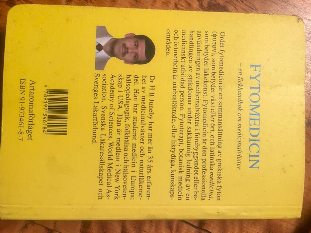 Fytomedicin : en fickhandbok om medicinalväxter